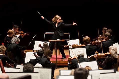 what is an overture in music and how does it influence the narrative of a symphony?